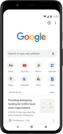 Telefon Pixel 4 XL, mille ekraanil on saidi Google.com otsinguriba, lemmikrakendused ja soovitatud artiklid.